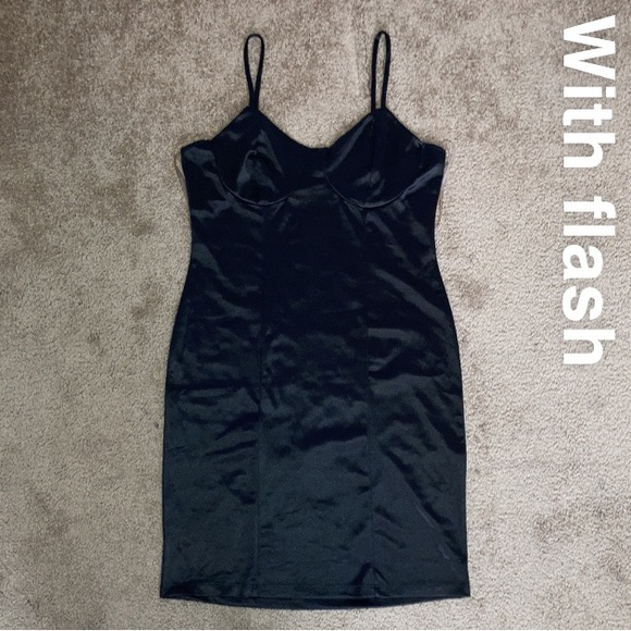 Liz & Sara plain black satin form fitting mini dress, extra large - Picture 2 of 11